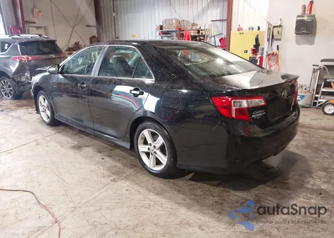 2014 Toyota Camry Se z USA, uszkodzony, nr VIN 4T1BF1FKXEU415196